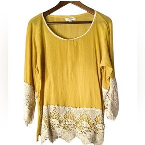 Umgee gold top with lace trim
